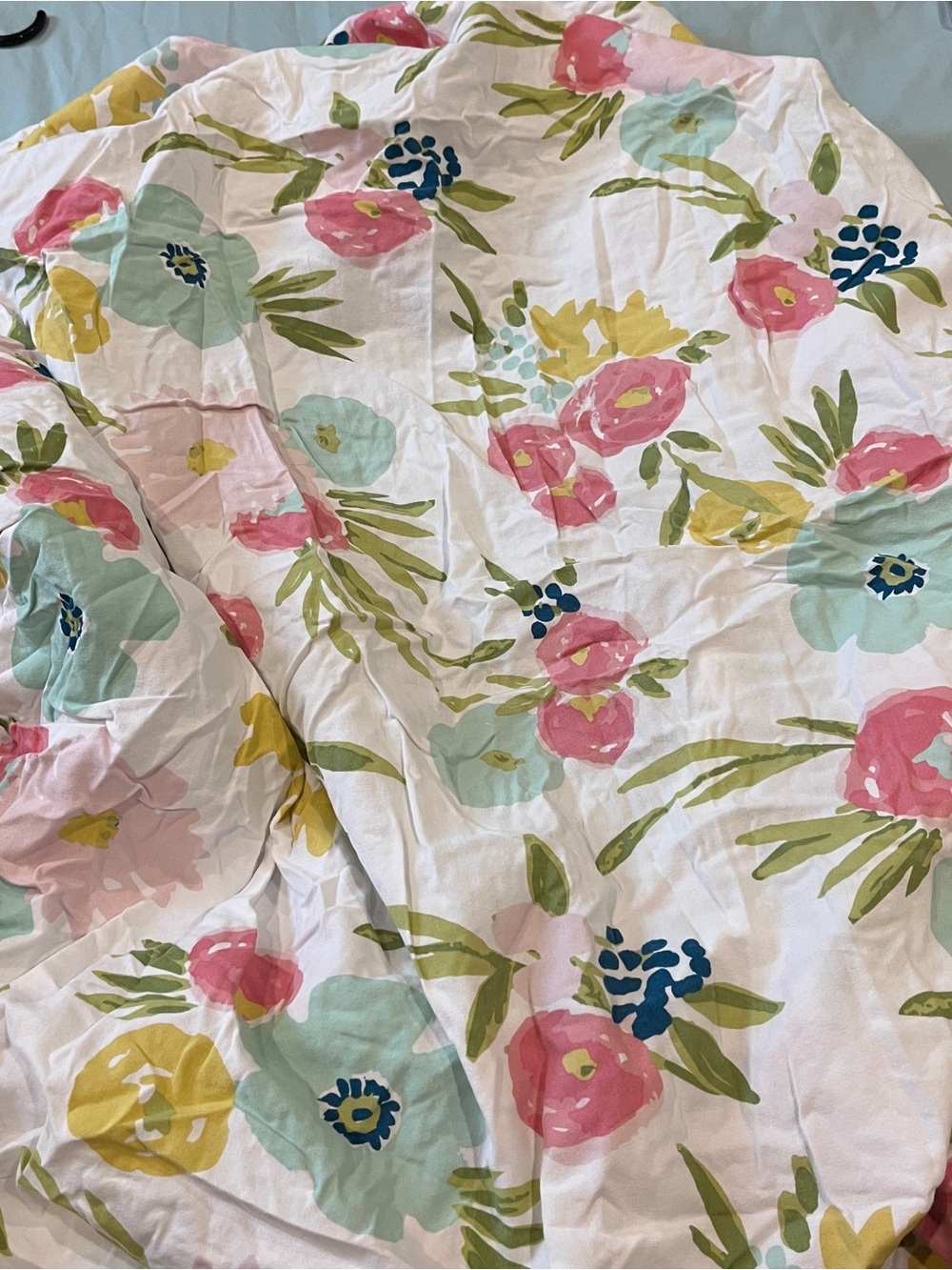 Pastel floral fitted crib sheet